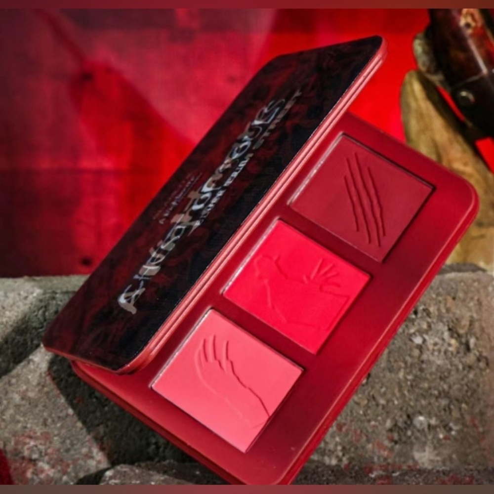 Nightmare on Elm Street Freddy Krueger Chest of Souls Blush Trio limited edition - Picture 2 of 5